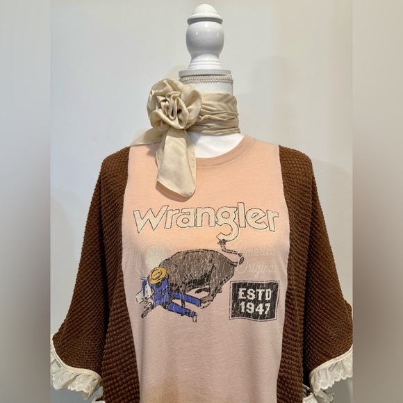 🤎 Wrangler Sweater Top 🤎 - Picture 3 of 5